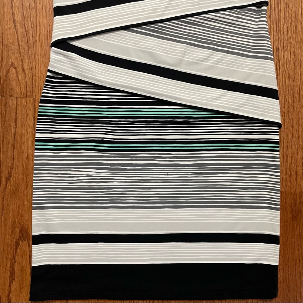 J. McLaughlin Nicola Tiered Striped Catalina Cloth Dress size S - Picture 9 of 13